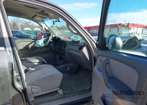 2004 Toyota Tundra Sr5 V8 z USA, uszkodzony, nr VIN 5TBET34154S453169